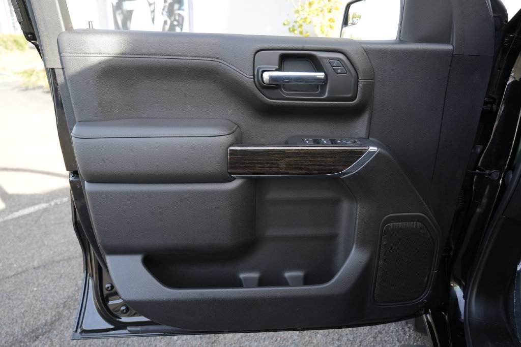Used 2021 GMC Sierra 1500 Elevation w/ LPO, Elevation Black Package AWD/4WD image 16