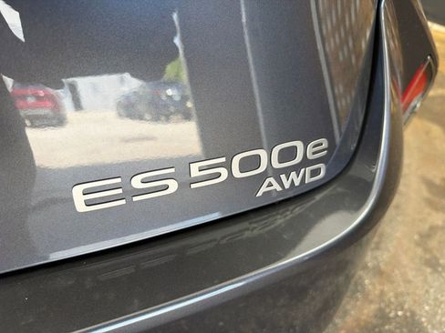 New 2026 Lexus ES 500e AWD/4WD image 21
