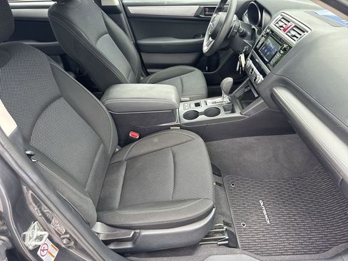 Used 2019 Subaru Outback 2.5i AWD/4WD image 13