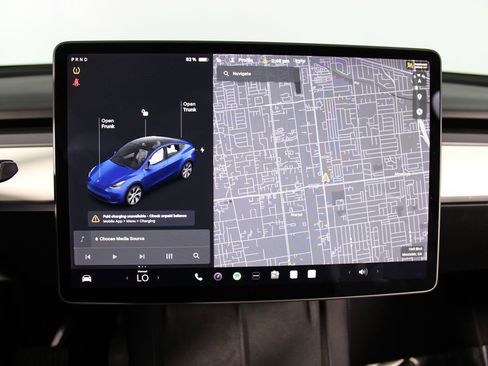 Used 2022 Tesla Model Y Long Range image 12