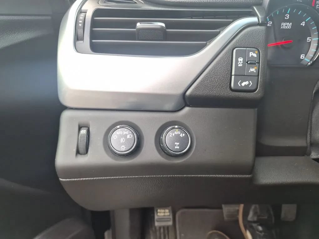 Used 2018 Chevrolet Tahoe LT AWD/4WD image 11