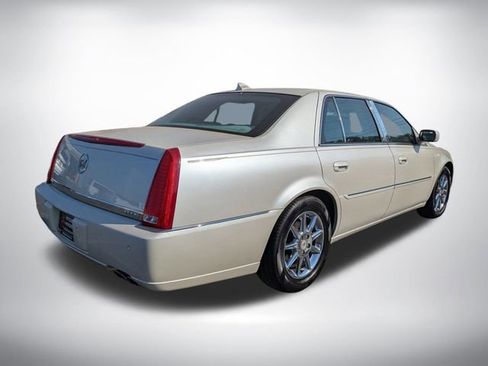 Used 2011 Cadillac DTS Luxury image 4