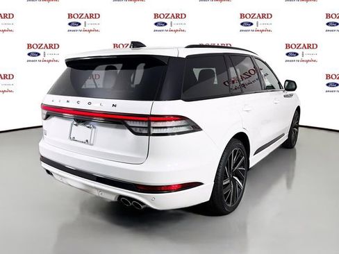 New 2026 Lincoln Aviator Black Label w/ Jet Appearance Package AWD/4WD image 8