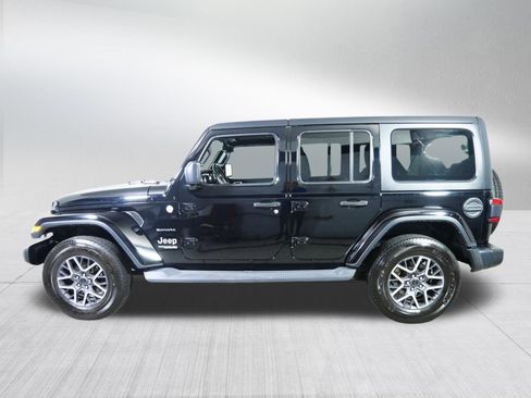 Used 2019 Jeep Wrangler Unlimited Sahara w/ Safety Group AWD/4WD image 4