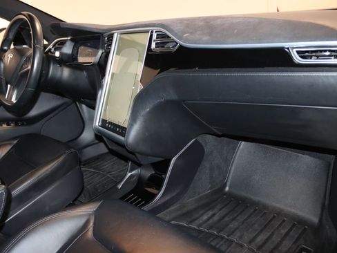 Used 2015 Tesla Model S 70 image 51
