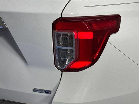 Used 2020 Ford Explorer XLT w/ Equipment Group 202A AWD/4WD image 53