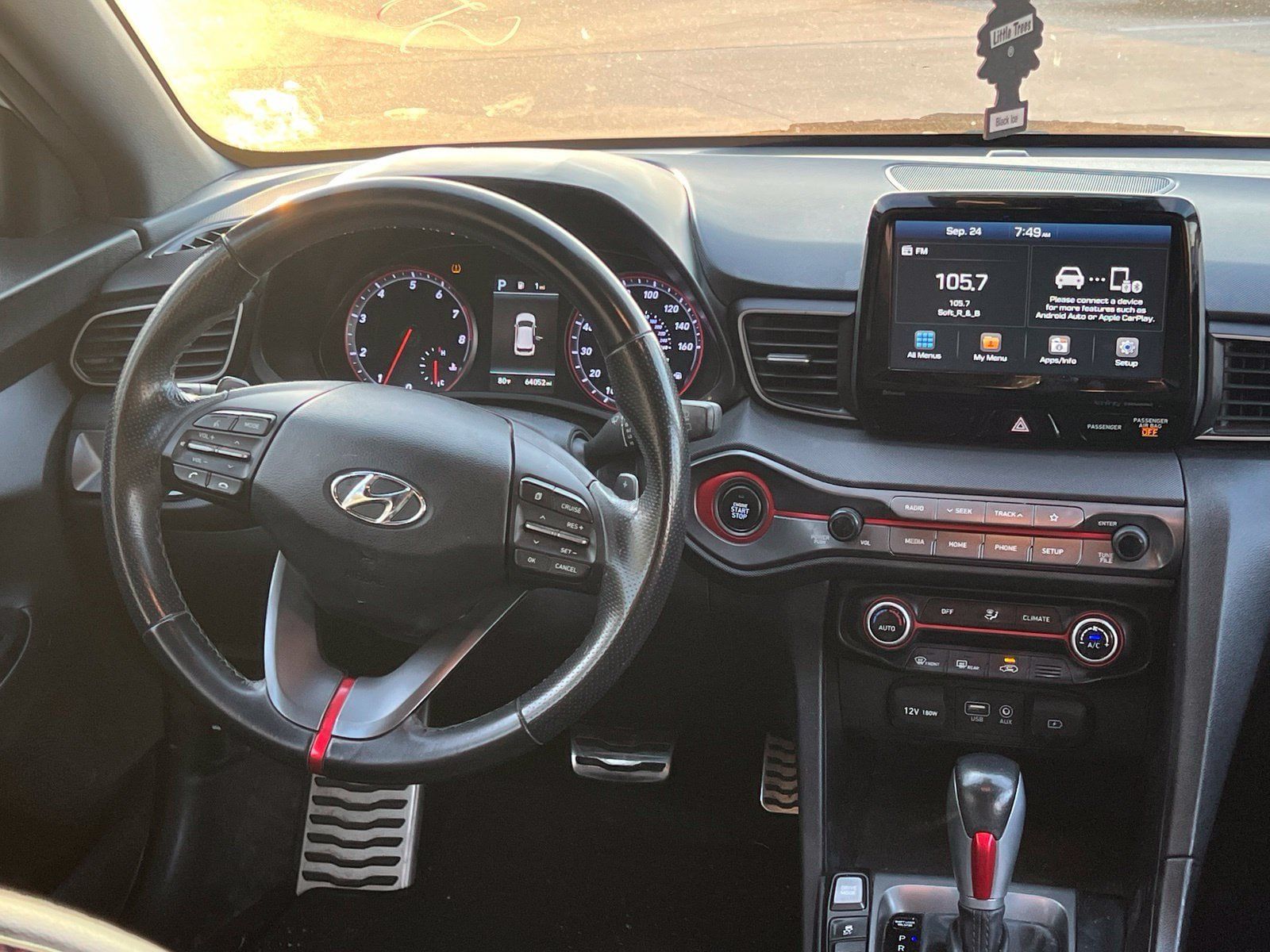 Used 2019 Hyundai Veloster Turbo FWD image 17