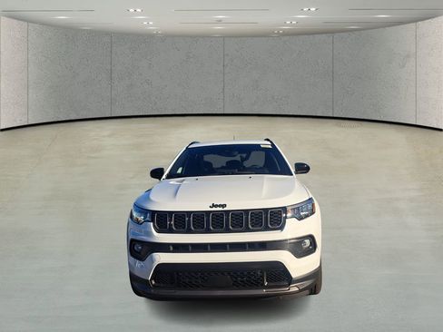 New 2026 Jeep Compass Latitude image 2