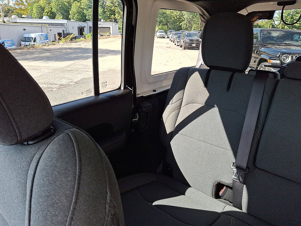 Used 2024 Jeep Wrangler Unlimited w/ Convenience Group AWD/4WD image 12