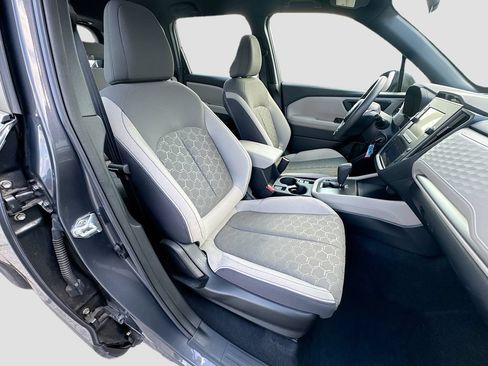 Certified 2025 Subaru Forester AWD/4WD image 32