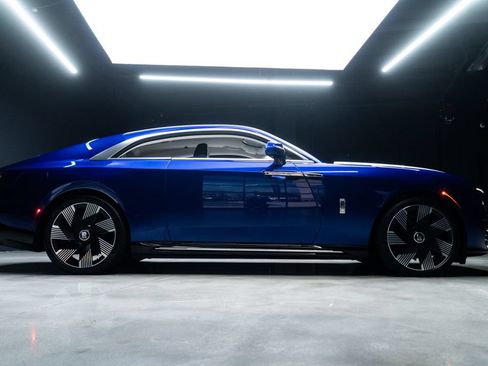 Used 2024 Rolls-Royce Spectre w/ Spectre Launch Package AWD/4WD image 11