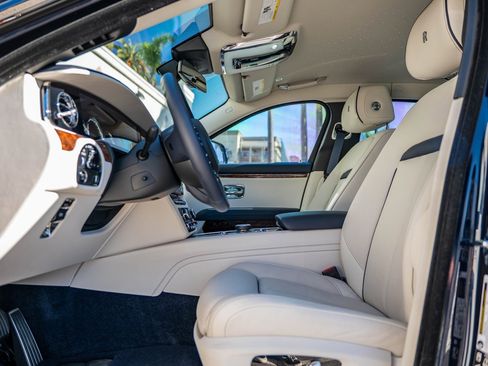 Used 2024 Rolls-Royce Ghost image 22