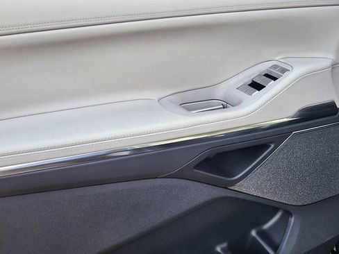 New 2026 Lincoln Navigator Reserve image 9