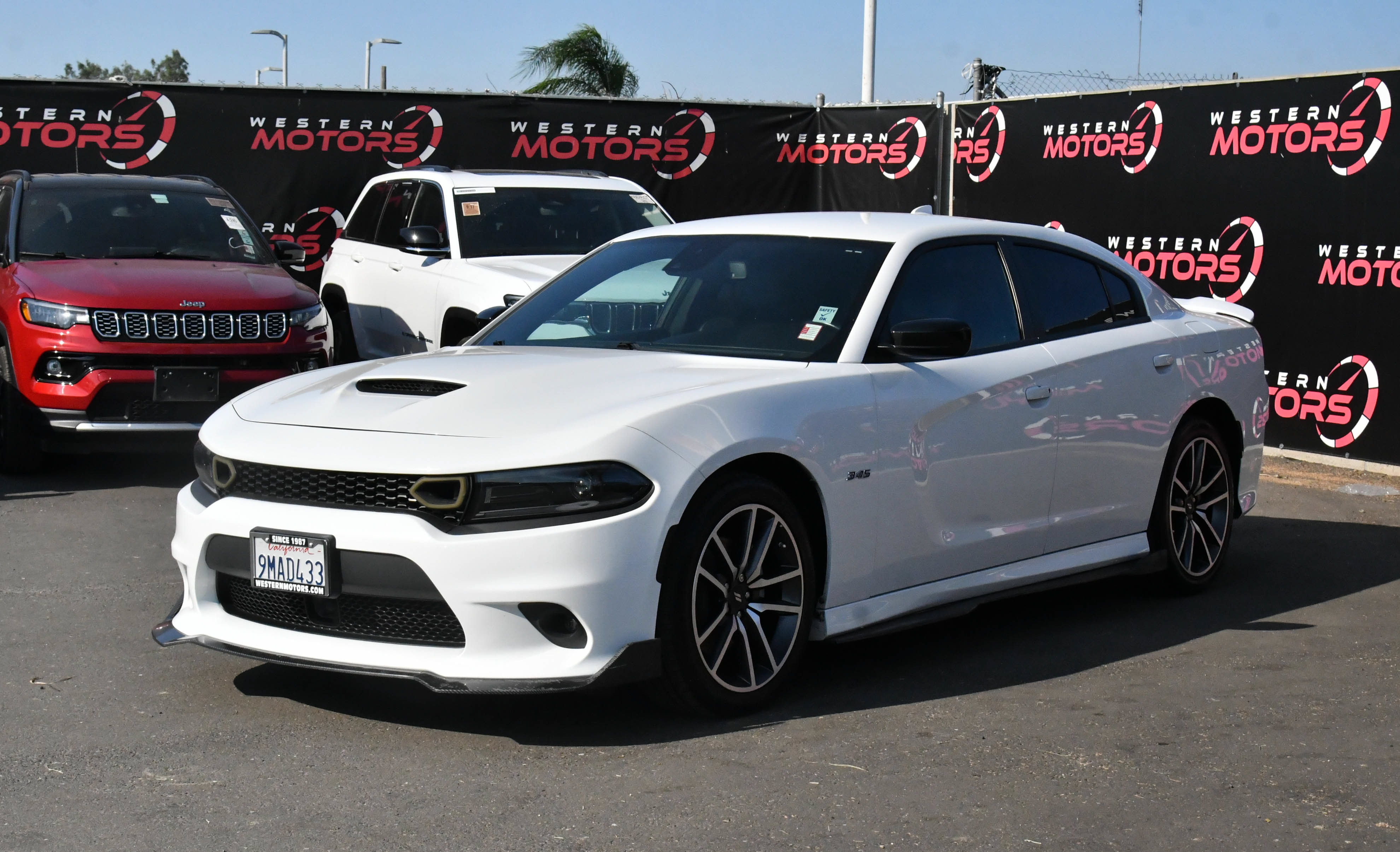 Used 2023 Dodge Charger R/T w/ Plus Group RWD image 3