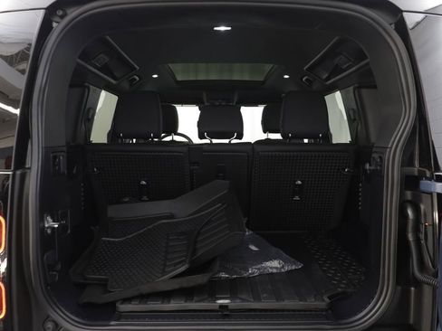 Used 2025 Land Rover Defender 110 S AWD/4WD image 19