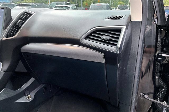 Used 2021 Ford Edge Titanium w/ Equipment Group 301A FWD image 15