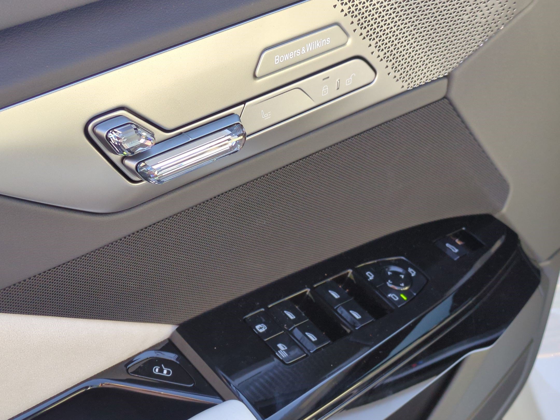 New 2027 BMW 740i w/ Executive Package RWD image 14