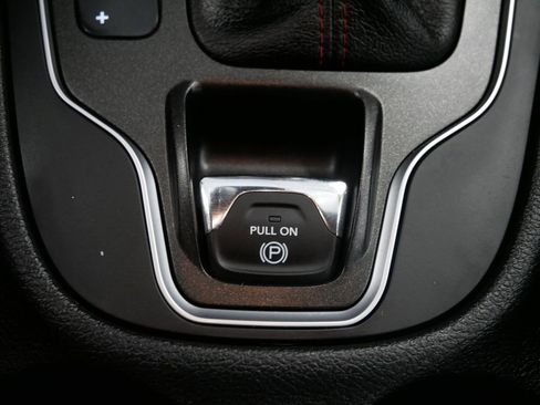 Certified 2022 Jeep Cherokee Trailhawk w/ Comfort/Convenience Group image 38