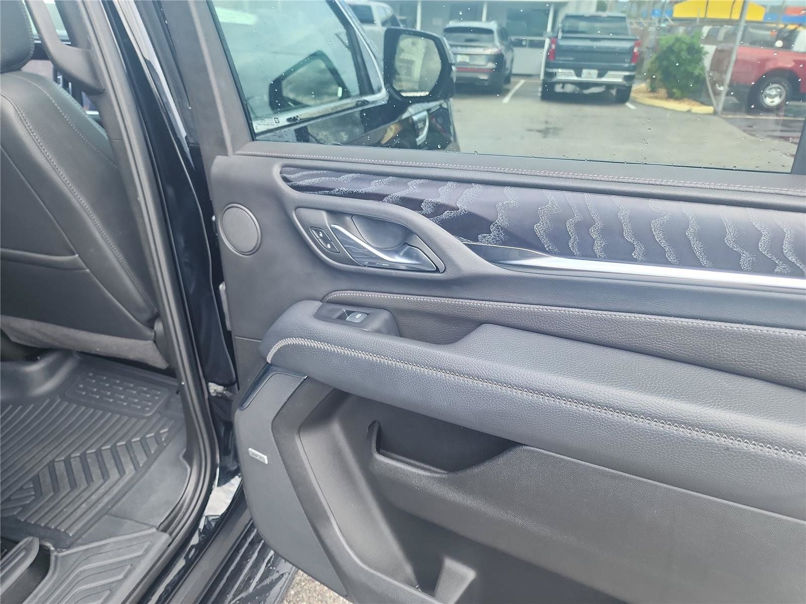 Used 2024 GMC Yukon XL Denali AWD/4WD image 26