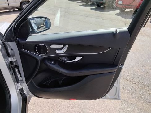 Used 2018 Mercedes-Benz GLC 300 4MATIC image 15