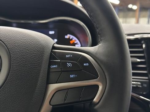 Used 2019 Jeep Grand Cherokee Altitude image 17