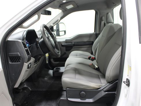 Used 2019 Ford F250 XL AWD/4WD image 3