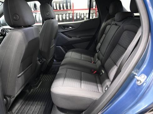 Used 2025 Chevrolet Equinox LT w/ Safety and Technology Package image 12