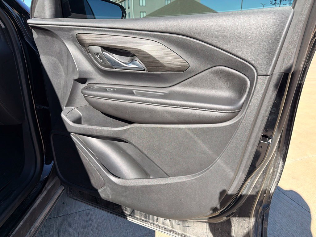 Used 2022 GMC Terrain SLT w/ Elevation Edition FWD image 12