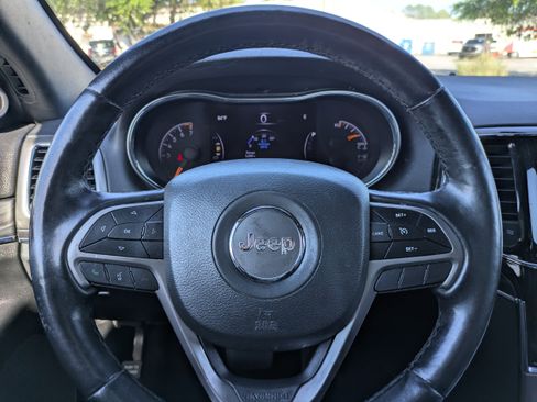 Used 2022 Jeep Grand Cherokee Limited AWD/4WD image 33