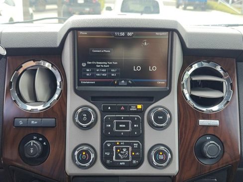 Used 2015 Ford F350 Lariat image 18