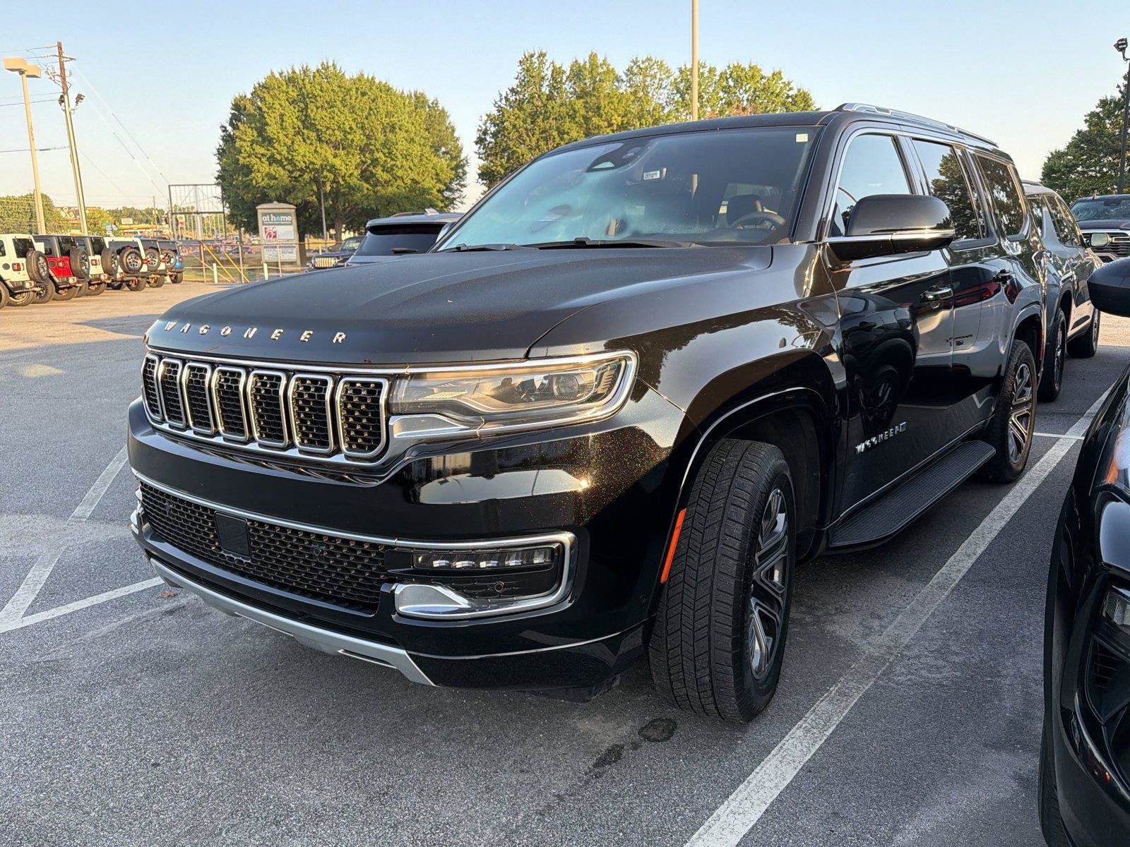 Used 2024 Jeep Wagoneer Series II w/ Flexible Seating Group RWD image 1