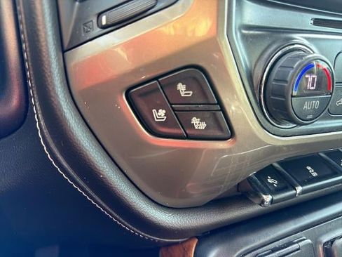 Used 2018 Chevrolet Silverado 1500 High Country image 39