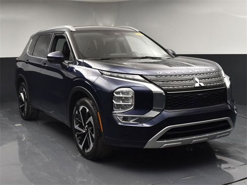 Used 2024 Mitsubishi Outlander SEL image 2