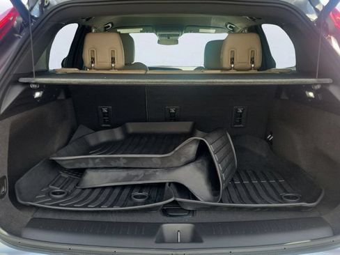 Used 2024 Cadillac XT4 Luxury FWD image 7