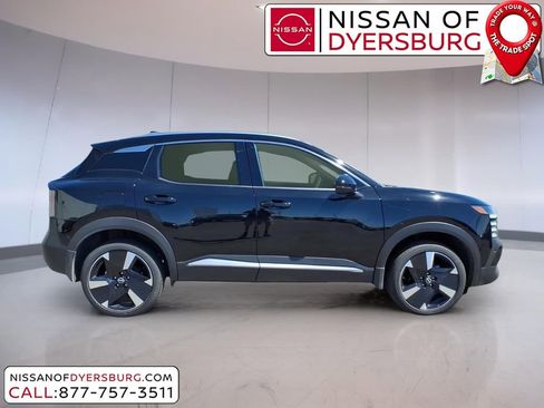 Used 2025 Nissan Kicks SR FWD image 2