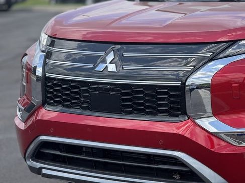 New 2025 Mitsubishi Outlander SE image 5