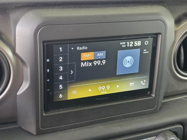 Used 2018 Jeep Wrangler Unlimited Sport S AWD/4WD image 16
