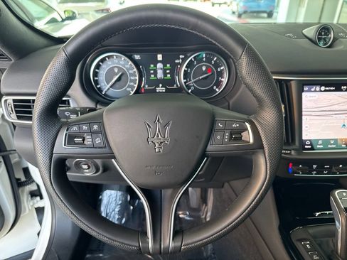 Certified 2023 Maserati Levante GT AWD/4WD image 12