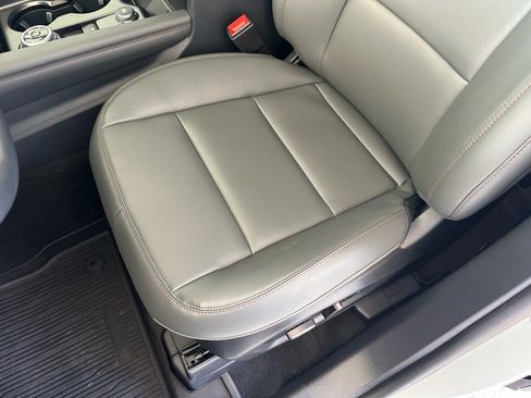 Certified 2026 Ford Explorer Active w/ Active Comfort Package RWD image 19