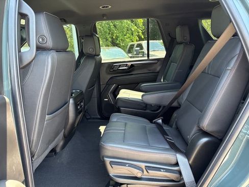 Used 2026 Chevrolet Tahoe RST w/ RST Performance Edition AWD/4WD image 19