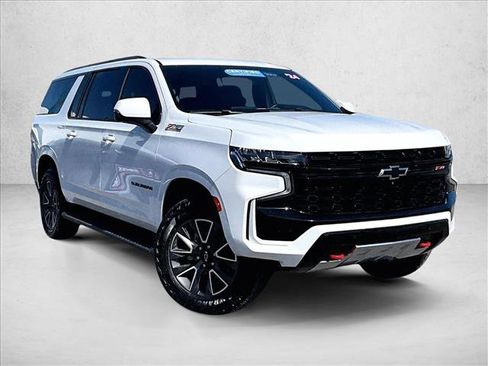 Certified 2024 Chevrolet Suburban Z71 w/ Luxury Package image 11