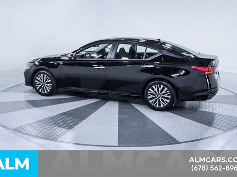 Used 2025 Nissan Altima 2.5 SV image 5