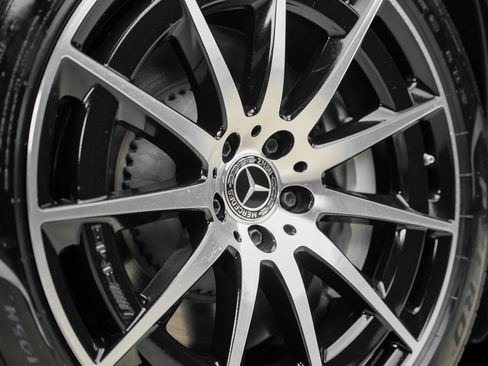 Used 2022 Mercedes-Benz EQS 580 4MATIC Sedan image 6