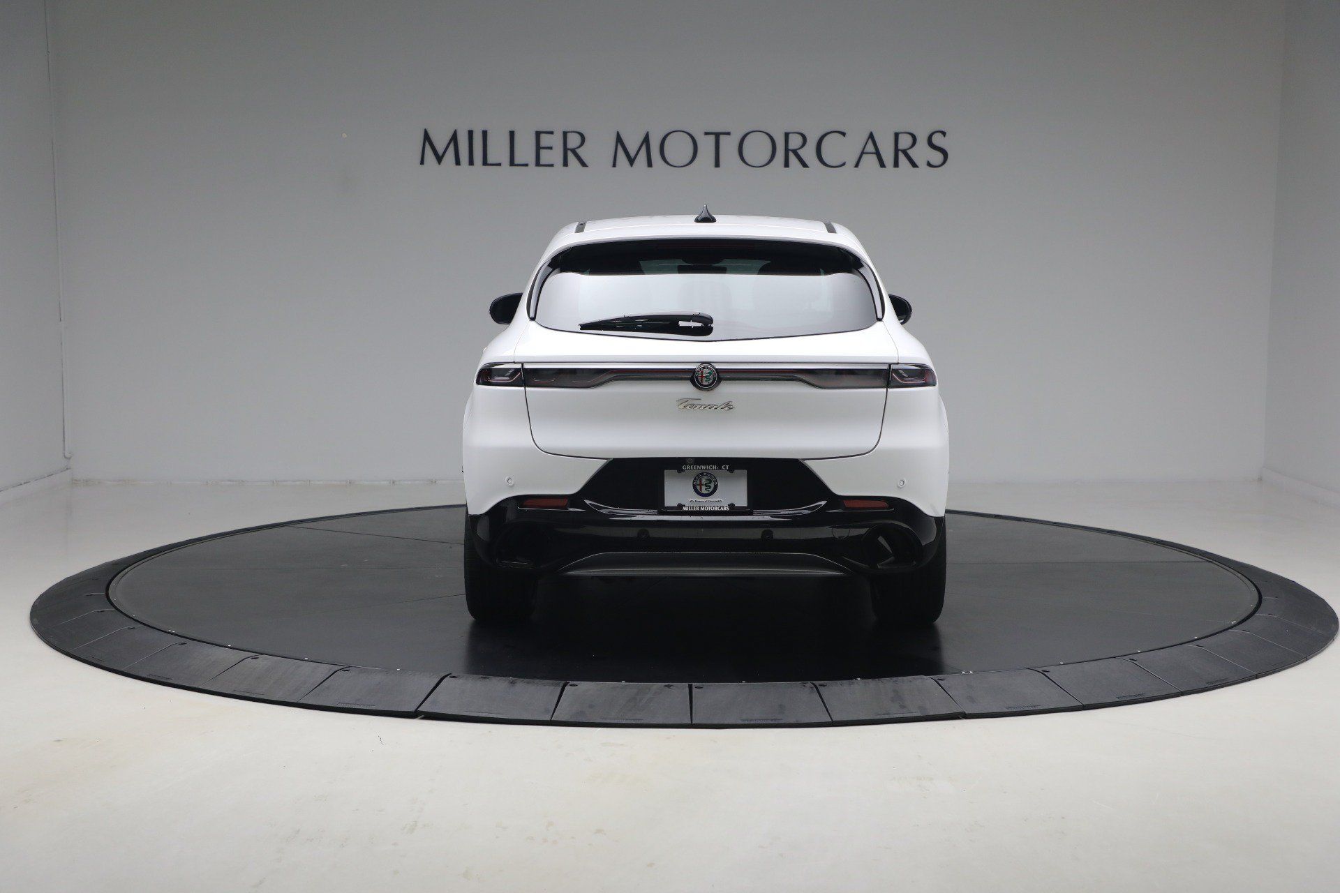 Used 2024 Alfa Romeo Tonale Ti w/ Premium Interior Package AWD/4WD image 5