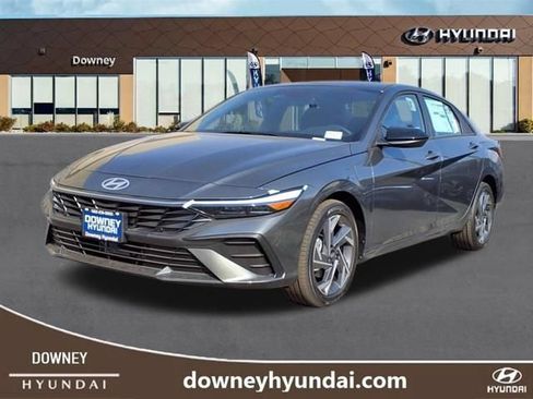 Used 2025 Hyundai Elantra SEL FWD image 1