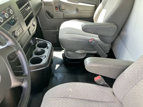 Used 2015 GMC Savana 3500 RWD image 15