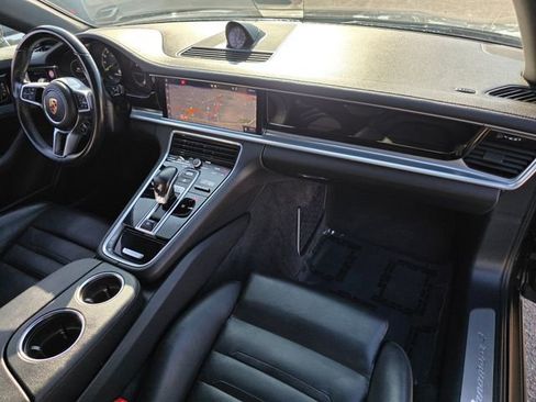 Used 2019 Porsche Panamera 4 image 7