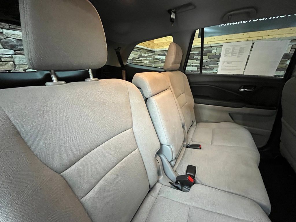 Used 2021 Honda Pilot EX image 47