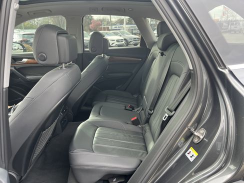 Used 2023 Audi Q5 2.0T Premium Plus w/ Premium Plus Package image 32