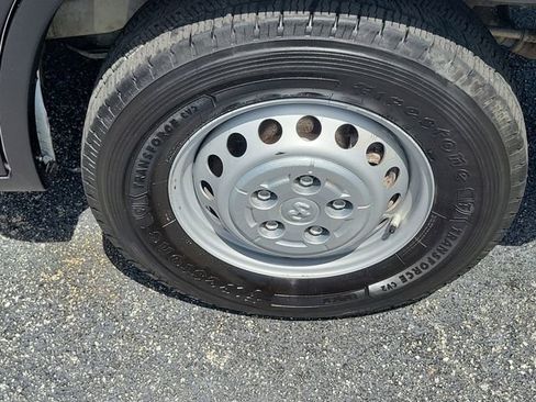 Used 2024 RAM ProMaster 2500 w/ Convenience Group FWD image 8